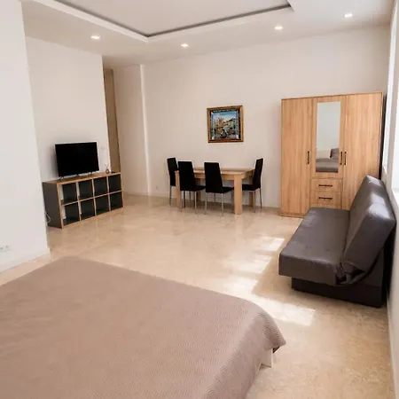 דירה Colonnade Studio, קרלובי וארי
